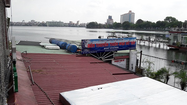 5 công ty đang kinh doanh khai thác trên du thuyền tại số 2 - số 10 Thụy Khuê 5 công ty đang kinh doanh khai thác trên du thuyền tại số 2 - số 10 Thụy Khuê