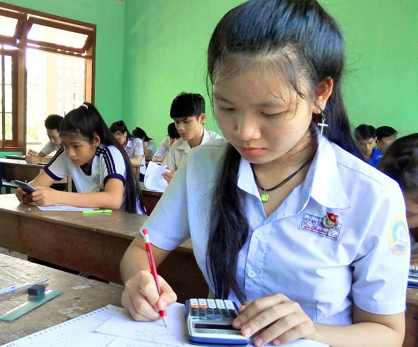 Cấm dạy thêm ở trường học, giáo viên sẽ bị ép giá ở trung tâm ảnh 2 Cấm dạy thêm ở trường học, giáo viên sẽ bị ép giá ở trung tâm ảnh 2