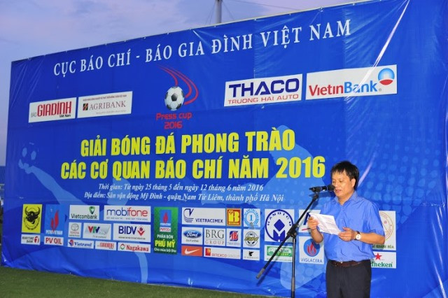 Ông Hồ Minh Chiến, Tổng biên tập báo Gia đình Việt Nam, Trưởng ban tổ chức phát biểu bế mạc giải Press cup 2016 Ông Hồ Minh Chiến, Tổng biên tập báo Gia đình Việt Nam, Trưởng ban tổ chức phát biểu bế mạc giải Press cup 2016