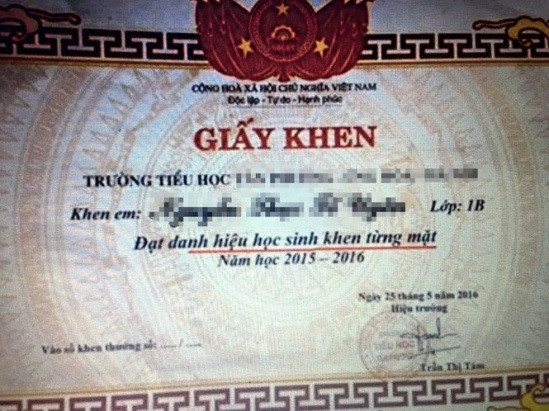 Giấy khen bát nháo, lỗi do người thực hiện chứ không tại Thông tư 30 ảnh 1 Giấy khen bát nháo, lỗi do người thực hiện chứ không tại Thông tư 30 ảnh 1