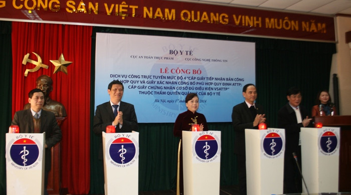 Bộ trưởng Bộ Y tế Nguyễn Thị Kim Tiến bấm nút khai trương Dịch vụ công trực tuyến cấp độ 4 Bộ trưởng Bộ Y tế Nguyễn Thị Kim Tiến bấm nút khai trương Dịch vụ công trực tuyến cấp độ 4