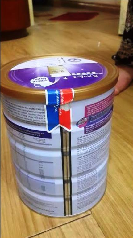 Hộp sữa Pediasure chị H về (ảnh do chị H cung cấp) Hộp sữa Pediasure chị H về (ảnh do chị H cung cấp)