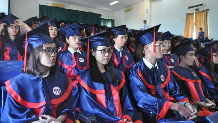 Sinh viên Trường Đại học sư phạm Đà Nẵng tại lễ tốt nghiệp. Ảnh: VS Sinh viên Trường Đại học sư phạm Đà Nẵng tại lễ tốt nghiệp. Ảnh: VS