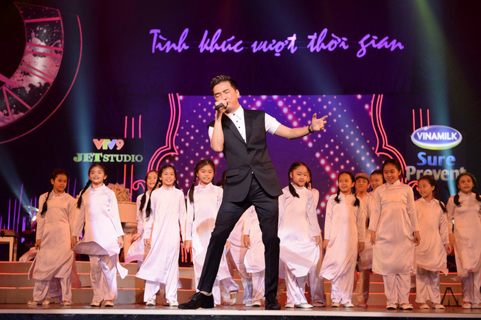 Và sau cùng là một nét sáng tác luôn chứa đựng sự khao khát tình yêu đến tột cùng khi cách trở của Lê Uyên Phương là bài hát Tình khúc cho em nhận được những tràng vỗ tay không ngớt của khán giả. Mặc dù chương trình đã kết thúc nhưng chính tình cảm của khán giả dành cho mình quá lớn, Mr.Đàm đã thể hiện thêm 3 ca khúc Sương lạnh chiều đông, LK Biển Tình - Biết nói gì đây và Tình có như không gửi tặng cho những khán giả có mặt tại nhà hát.