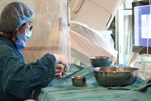 Phương pháp nút mạch vừa tiết kiệm chi phí, vừa an toàn mà lại đạt hiệu quả cao. Phương pháp nút mạch vừa tiết kiệm chi phí, vừa an toàn mà lại đạt hiệu quả cao.