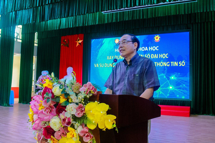 Tham dự Hội thảo có ông Nguyễn Huy Chương, Chủ tịch Liên chi hội Thư viện các trường đại học khu vực phía Bắc Tham dự Hội thảo có ông Nguyễn Huy Chương, Chủ tịch Liên chi hội Thư viện các trường đại học khu vực phía Bắc