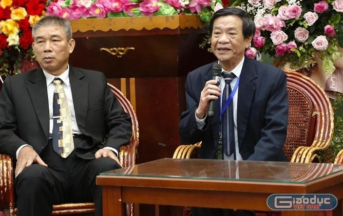 Phó Giáo sư Trịnh Đình Tùng (bên phải), nguyên Phó Trưởng Khoa Lịch sử, nguyên Chủ nhiệm Bộ môn Lý luận và phương pháp dạy học Lịch sử, Khoa Lịch sử, Trường Đại học Sư phạm Hà Nội. Ảnh: N.A Phó Giáo sư Trịnh Đình Tùng (bên phải), nguyên Phó Trưởng Khoa Lịch sử, nguyên Chủ nhiệm Bộ môn Lý luận và phương pháp dạy học Lịch sử, Khoa Lịch sử, Trường Đại học Sư phạm Hà Nội. Ảnh: N.A