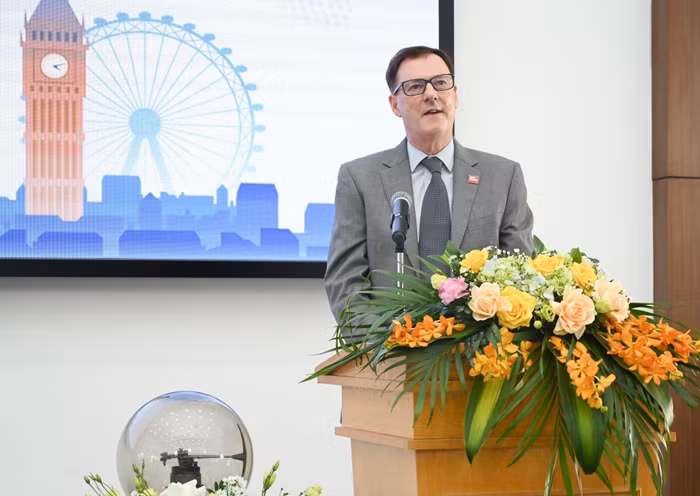 Giáo sư Ray Priest, Giám đốc hợp tác quốc tế khu vực Châu Á – Thái Bình Dương của UWE Bristol