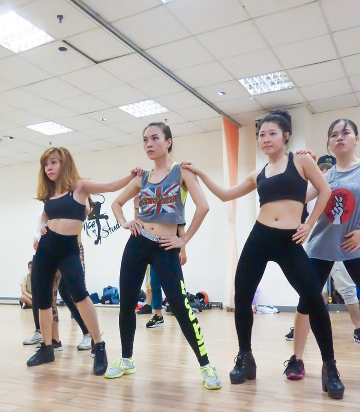 Mỹ Tâm vẫn ráo riết tập luyện cùng vũ đoàn hàng ngày trước ngày diễn ra liveshow. Mỹ Tâm vẫn ráo riết tập luyện cùng vũ đoàn hàng ngày trước ngày diễn ra liveshow.