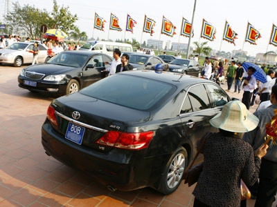 Khoán xe công, tiết kiệm nghìn tỷ/năm: 6 năm, 1 người thực hiện ảnh 2 Khoán xe công: 6 năm, 1 người thực hiện, Tin tức trong ngày, xe cong, khoan xe cong, xe bien xanh, xe bien do, cam xe cong, le hoi, den tran, bao, tin tuc, tin hot, tin hay