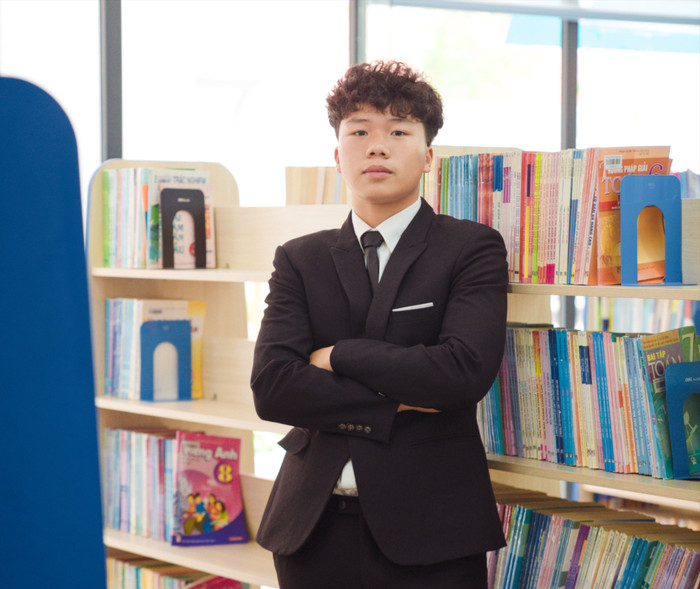 Thái Quang thường hoàn thành bài tập ngay trong giờ học để có thêm thời gian tập luyện. TUN09247.jpeg