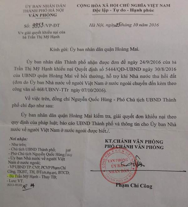 Công văn của UBND TP Hà Nội yêu cầu quận Hoàng Mai kiểm tra, giải quyết đơn khiếu nại của bà Trần Thị Mỹ Hạnh theo quy định của pháp luật. Ảnh Trần Việt.