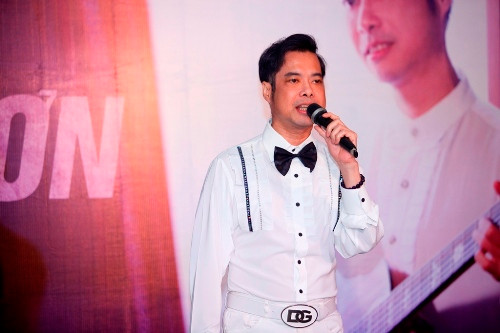 Giọng hát của Ngọc Sơn vẫn rất khỏe dù qua bao năm tháng. Giọng hát của Ngọc Sơn vẫn rất khỏe dù qua bao năm tháng.