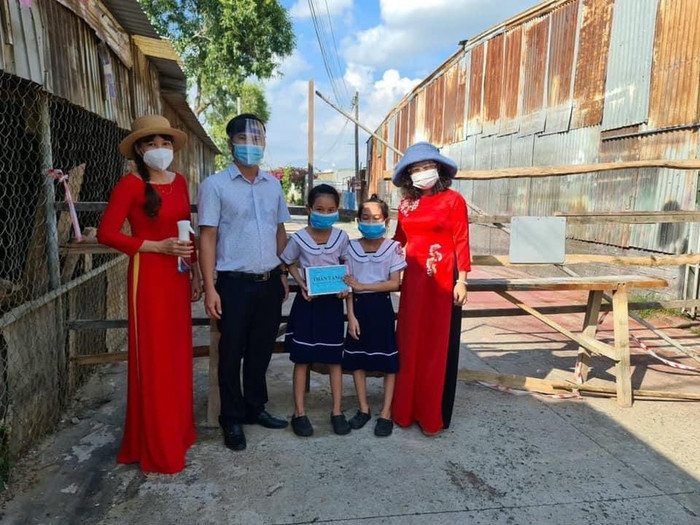 Để đảm bảo cho các học sinh được học tập đầy đủ, Sở Giáo dục Vũng Tàu tổ chức vận động các mạnh thường quân để ủng hộ thiết bị học tập cho các em. Ảnh: Bariavungtau.edu.vn Để đảm bảo cho các học sinh được học tập đầy đủ, Sở Giáo dục Vũng Tàu tổ chức vận động các mạnh thường quân để ủng hộ thiết bị học tập cho các em. Ảnh: Bariavungtau.edu.vn