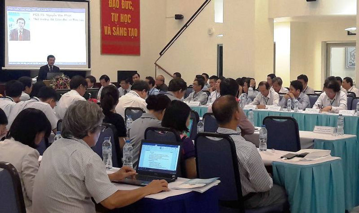 Nhiều giảng viên các trường đại học đến tham dự, chia sẻ quan điểm về gắn kết đào tạo với nghiên cứu khoa học và chuyển giao công nghệ trong các cơ sở giáo dục đại học. Ảnh: TT Nhiều giảng viên các trường đại học đến tham dự, chia sẻ quan điểm về gắn kết đào tạo với nghiên cứu khoa học và chuyển giao công nghệ trong các cơ sở giáo dục đại học. Ảnh: TT