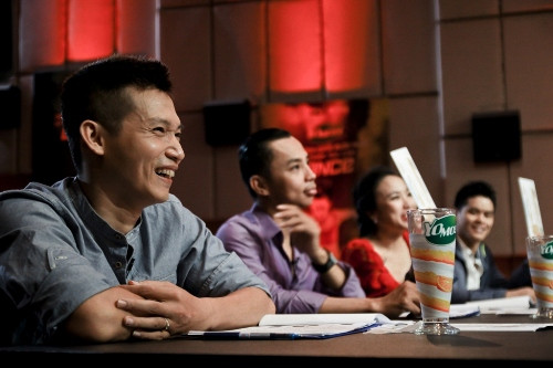 4 giám khảo quyền lực: Viết Thành, Chí Anh, Tuyết Minh và John Huy.