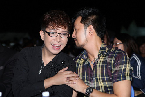 Nam ca sĩ Long Nhật bên bạn trai đại gia Nam ca sĩ Long Nhật bên bạn trai đại gia