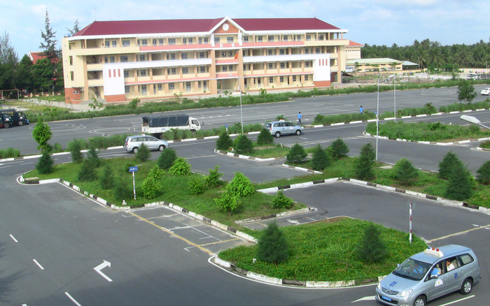 Ban hành ban hành nhiều nghị định quy định về điều kiện đầu tư, kinh doanh trong đó có quy định điều kiện kinh doanh dịch vụ đào tạo lái xe ô tô và sát hạch lái xe. ảnh nguồn Trung tâm đào tạo sát hạch lái xe số 3 Hà Nội.