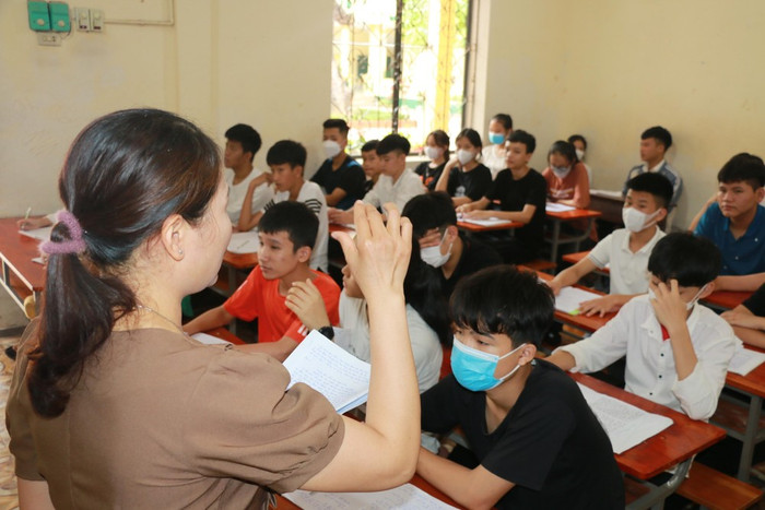 Các thí sinh ở Nghệ An trong kỳ thi vào lớp 10 năm 2022. Ảnh: Báo Nghệ An Các thí sinh ở Nghệ An trong kỳ thi vào lớp 10 năm 2022. Ảnh: Báo Nghệ An