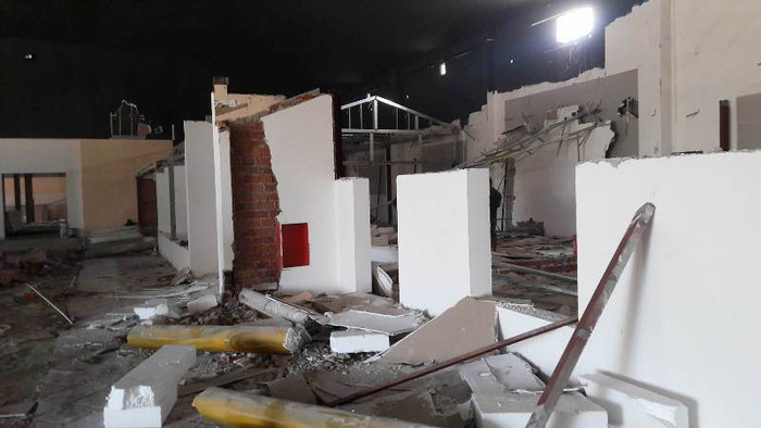 Khu phố "trông giống phố Trung Quốc" xây dựng không phép trên diện tích cả ngàn m2. Khu phố "trông giống phố Trung Quốc" xây dựng không phép trên diện tích cả ngàn m2.