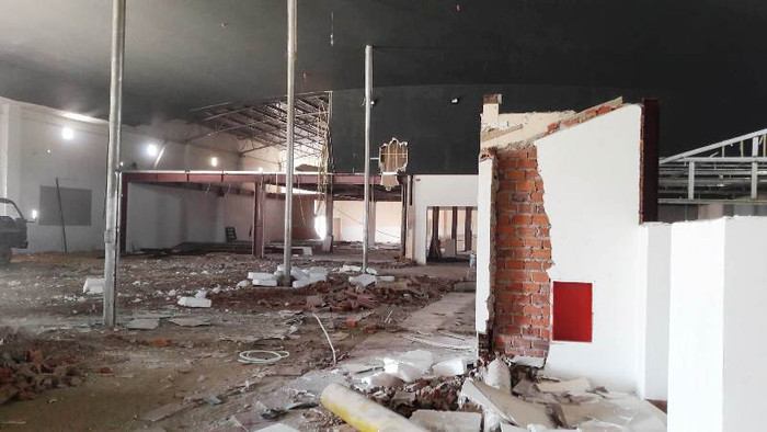 Chủ đầu tư dự định xây dựng nơi đây thành một cửa hàng khép kín với tên gọi: “cửa hàng đặc sản Hương Vị Việt”. Chủ đầu tư dự định xây dựng nơi đây thành một cửa hàng khép kín với tên gọi: “cửa hàng đặc sản Hương Vị Việt”.