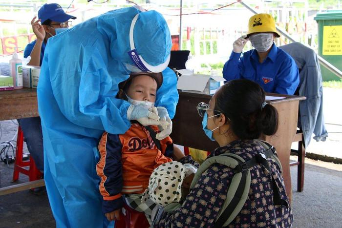 Tất cả các đối tượng đều được lấy mẫu nhằm đảm bảo công tác phòng, chống dịch bệnh.