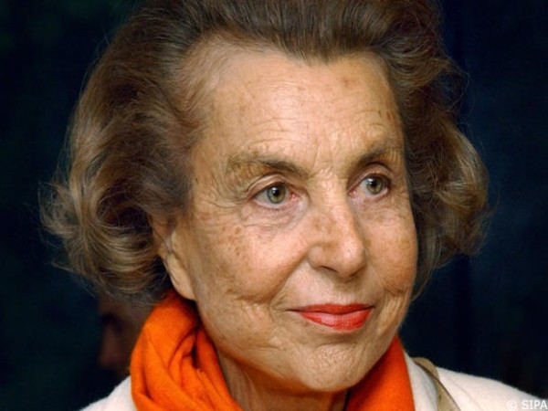 Liliane Bettencourt Tổng tài sản: 24 tỉ USD, xếp thứ 15 thế giới Quốc tịch: Pháp Ngành: mỹ phẩm (L'Oreal) Người phụ nữ giàu nhất Châu Âu này không được quyền kiểm soát tài sản của mình. Bà còn bị buộc tội tài trợ bất hợp pháp cho cuộc tranh cử của Tổng thống Pháp Nicolas Sarkozy. Hiện tài sản của bà do con gái và cháu nắm giữ.