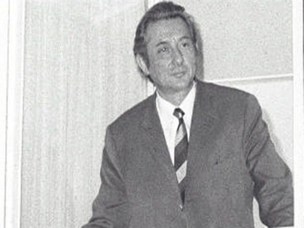 Berthold và Theo Jnr. Albrecht Tổng tài sản: 17,8 tỉ USD, giàu thứ 32 trên thế giới. Quốc tịch: Đức Ngành: kinh doanh bán lẻ (Aldi, Trader Joe’s) Both Berthold and Theo Jnr. Albrecht là những người bí ẩn, cha của họ bị bắt cóc năm 1971 và sau đó sống ẩn dật lúc cuối đời.