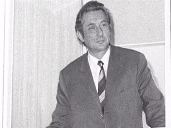 Berthold và Theo Jnr. Albrecht Tổng tài sản: 17,8 tỉ USD, giàu thứ 32 trên thế giới. Quốc tịch: Đức Ngành: kinh doanh bán lẻ (Aldi, Trader Joe’s) Both Berthold and Theo Jnr. Albrecht là những người bí ẩn, cha của họ bị bắt cóc năm 1971 và sau đó sống ẩn dật lúc cuối đời.