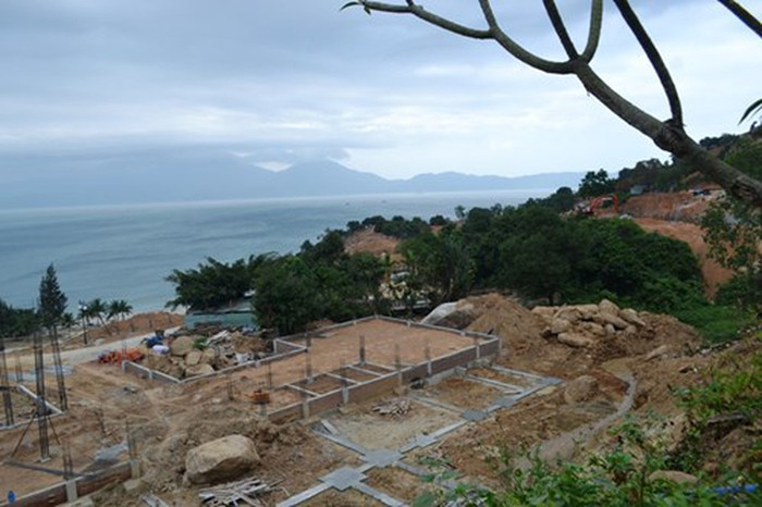 Hàng loạt dự án tại Sơn Trà có sai phạm khi xây dựng mà chưa có giấy phép xây dựng, báo cáo đánh giá tác động môi trường... Ảnh: TT Hàng loạt dự án tại Sơn Trà có sai phạm khi xây dựng mà chưa có giấy phép xây dựng, báo cáo đánh giá tác động môi trường... Ảnh: TT