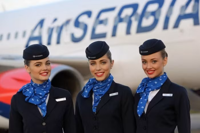 Tiếp viên xinh đẹp của Air Serbia - ảnh: Vivalifestyleandtravel