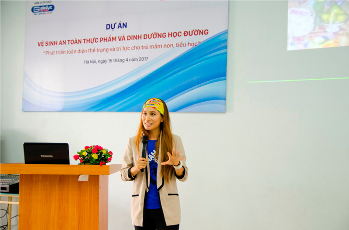 Vận động viên Vũ Phương Thanh chia sẻ tại hội thảo - ảnh: Hoàng Lực. Vận động viên Vũ Phương Thanh chia sẻ tại hội thảo - ảnh: Hoàng Lực.