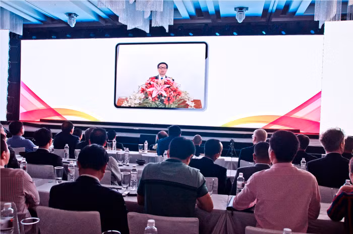 Phó Thủ tướng Vũ Đức Đam nhấn mạnh yêu cầu phát huy và tận dụng thời cơ cuộc cách mạng 4.0 cho tất cả mọi người. ảnh: H.Lực.