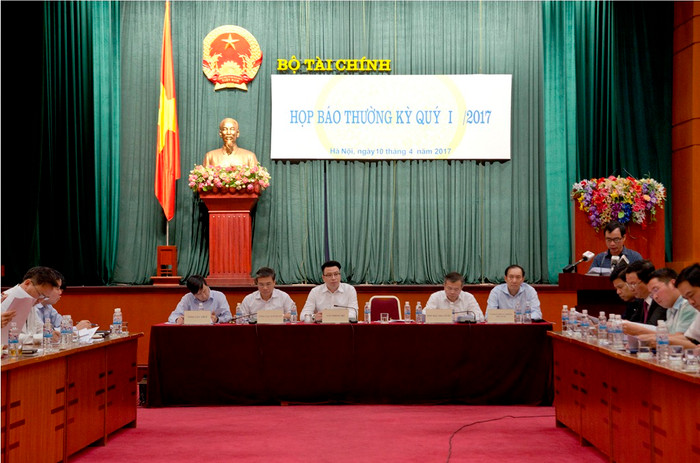 Lãnh đạo Văn phòng Bộ Tài chính chủ trì buổi họp báo - ảnh: H. Lực. Lãnh đạo Văn phòng Bộ Tài chính chủ trì buổi họp báo - ảnh: H. Lực.