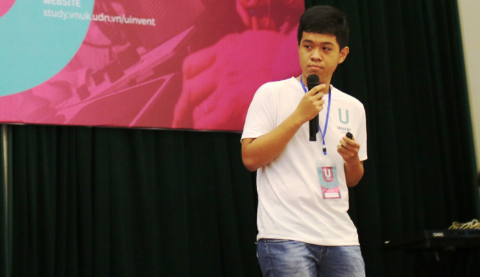 Trương Thanh Xuân đang thuyết trình về sản phẩm của mình. Ảnh: BT Trương Thanh Xuân đang thuyết trình về sản phẩm của mình. Ảnh: BT