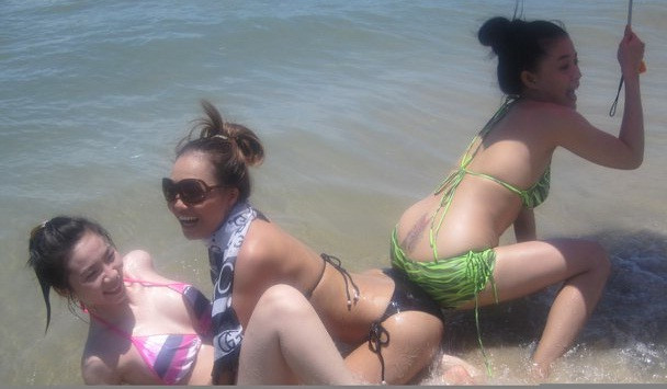 Những kiểu tạo dáng chụp ảnh "khó đỡ" Những kiểu tạo dáng chụp ảnh "khó đỡ"