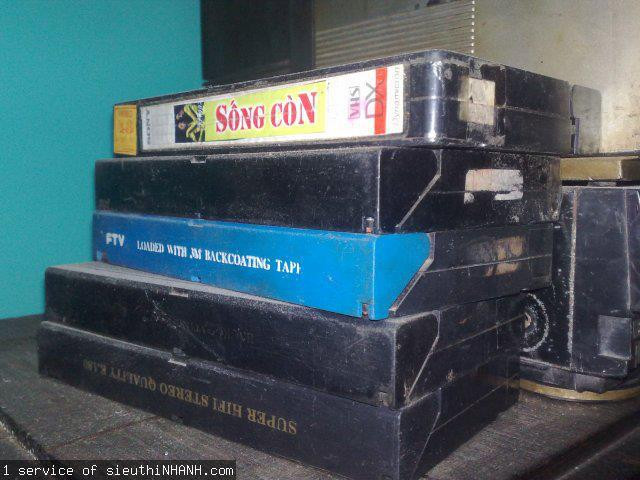 Nói đến phim ảnh là nói đến những chiếc băng cassette to, dày. Chúng có thể ghi đi ghi lại nhiều lần. Và các thể loại phim mà hầu như đứa trẻ nào cũng thích: phim hành động Mỹ, Hồng Kông (Trung Quốc)... Nói đến phim ảnh là nói đến những chiếc băng cassette to, dày. Chúng có thể ghi đi ghi lại nhiều lần. Và các thể loại phim mà hầu như đứa trẻ nào cũng thích: phim hành động Mỹ, Hồng Kông (Trung Quốc)...