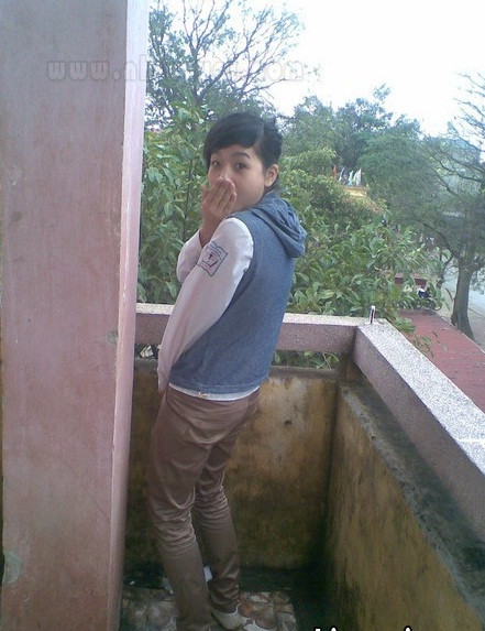 Một chút đùs nghịch nhưng cũng khiến người xem phải lắc đầu. Một chút đùs nghịch nhưng cũng khiến người xem phải lắc đầu.