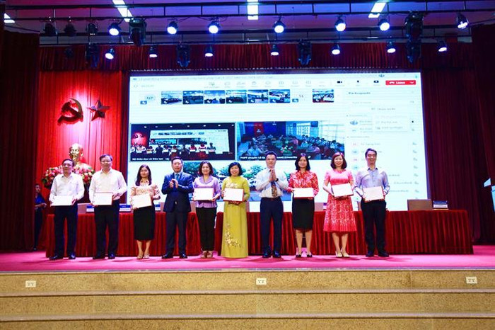 Lễ ký cam kết tăng cường triển khai thực hiện công tác giáo dục an toàn giao thông năm học 2024-2025 1.jpg