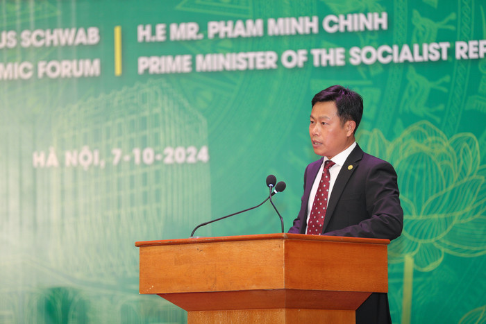 Theo Giáo sư Lê Quân, Đại học Quốc gia Hà Nội luôn tự hào là một trong những cơ sở giáo dục và nghiên cứu hàng đầu của đất nước, đi đầu trong việc thực hiện các chủ trương, định hướng chiến lược của Đảng và Chính phủ trong lĩnh vực giáo dục và khoa học. 3.jpg