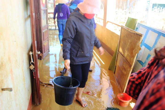 Cơn lũ vừa qua đã khiến nhiều khu vực của huyện Minh hóa ngập sâu trong nước.