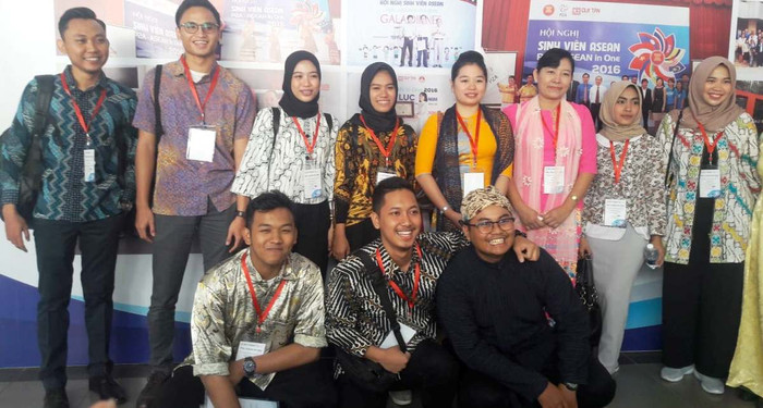 Sinh viên đến từ các trường Đại học trong khối ASEAN cùng chia sẻ về những thách thức và cơ hội trong cuộc cách mạng 4.0. Ảnh: AN Sinh viên đến từ các trường Đại học trong khối ASEAN cùng chia sẻ về những thách thức và cơ hội trong cuộc cách mạng 4.0. Ảnh: AN