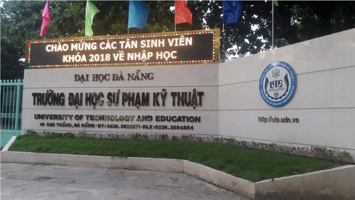 Trường Đại học Sư phạm Kỹ thuật Đà Nẵng đã cho dừng việc thu các khoản phí và lệ phí để hoàn thiên cơ sở pháp lý. Trường Đại học Sư phạm Kỹ thuật Đà Nẵng đã cho dừng việc thu các khoản phí và lệ phí để hoàn thiên cơ sở pháp lý.