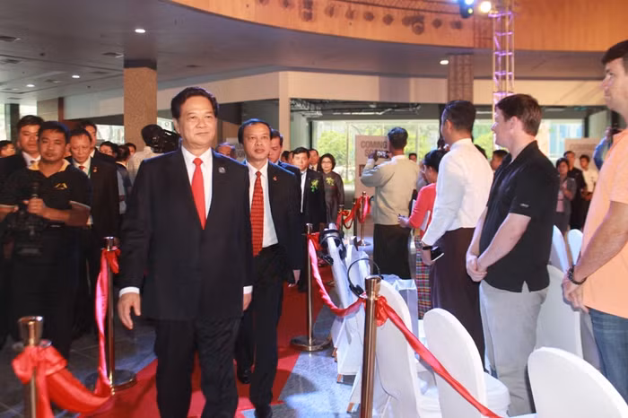 Buổi lễ bàn giao đưa vào sử dụng giai đoạn 1 dự án Hoàng Anh Gia Lai Myanmar Center vinh dự được đón Thủ tướng Chính phủ Nguyễn Tấn Dũng, Phó Tổng thống Myanmar Sai Mauk Kham cùng đoàn đại biểu cấp cao 2 nước Việt Nam , Myanmar và gần 400 doanh nghiệp hai nước.