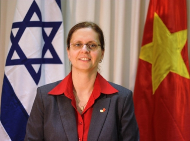 Bà Meirav Eilon Shahar, Đại sứ Đặc mệnh toàn quyền của Israel tại Việt Nam. Bà Meirav Eilon Shahar, Đại sứ Đặc mệnh toàn quyền của Israel tại Việt Nam.