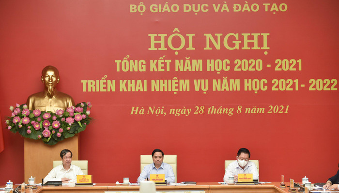 Thủ tướng Phạm Minh Chính chỉ đạo tại hội nghị tổng kết năm học 2020-2021, triển khai nhiệm vụ năm học 2021-2022 (Ảnh: Bộ Giáo dục và Đào tạo) Thủ tướng Phạm Minh Chính chỉ đạo tại hội nghị tổng kết năm học 2020-2021, triển khai nhiệm vụ năm học 2021-2022 (Ảnh: Bộ Giáo dục và Đào tạo)