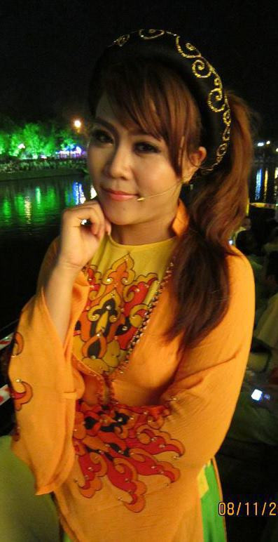 Nguyễn Thùy Linh ( SN 1988, Quê TP Vinh, Nghệ An) Nguyễn Thùy Linh ( SN 1988, Quê TP Vinh, Nghệ An)