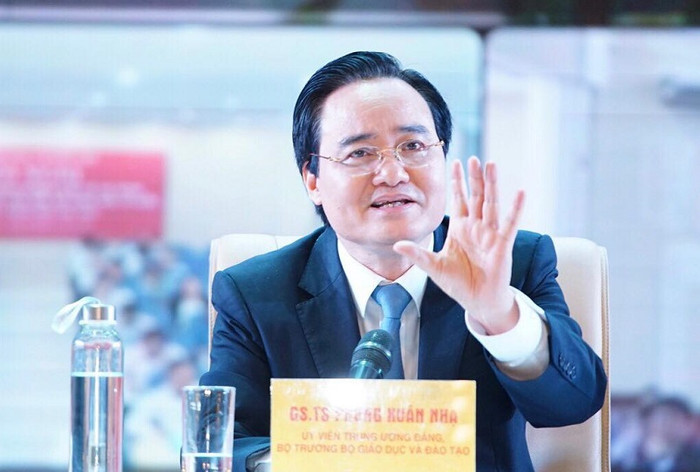 &quot;Người cao nhất trong các trường đại học công lập là Bí thư đảng ủy kiêm Chủ tịch Hội đồng trường”, Bộ trưởng Phùng Xuân Nhạ nhấn mạnh. (Ảnh: Kim Hiền)