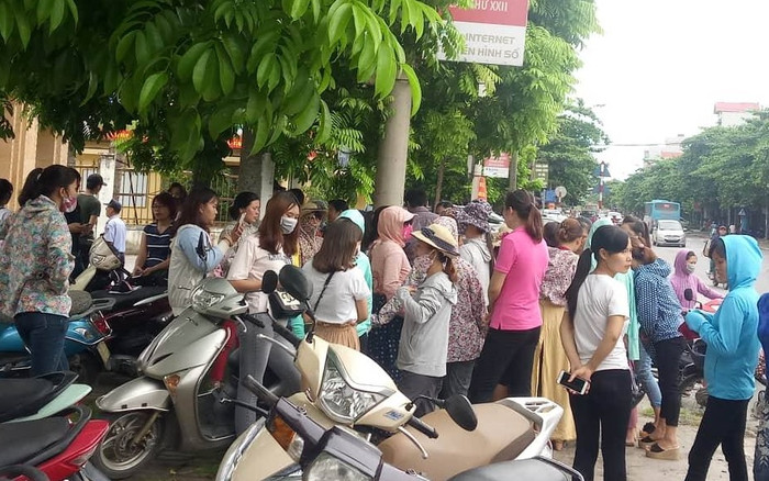 Huyện Thanh Oai nếu tiến hành thi tuyển giáo viên thì nên cần có chính sách ưu tiên cho các giáo viên diện hợp đồng lâu năm (ảnh do bạn đọc cung cấp). Huyện Thanh Oai nếu tiến hành thi tuyển giáo viên thì nên cần có chính sách ưu tiên cho các giáo viên diện hợp đồng lâu năm (ảnh do bạn đọc cung cấp).