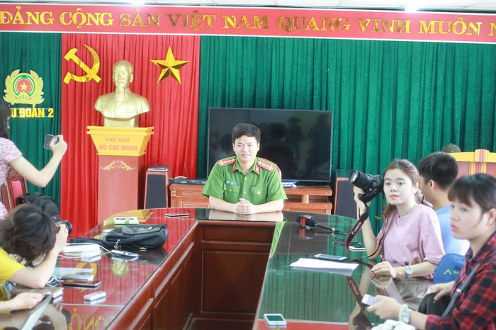 35 chiến sĩ cơ động ở Lạng Sơn được điểm cao vì ôn thi bằng 200% sức lực ảnh 1 35 chiến sĩ cơ động ở Lạng Sơn được điểm cao vì ôn thi bằng 200% sức lực ảnh 1